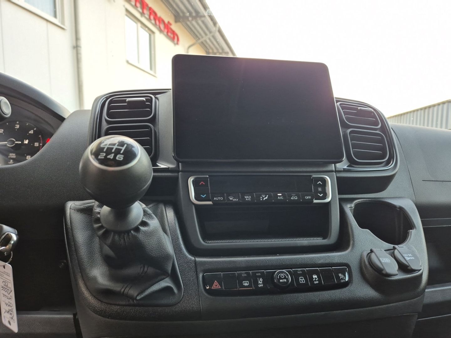 Fahrzeugabbildung Peugeot Boxer KW 35 L3H2 BlueHDi 140 AHK-abn. Navi