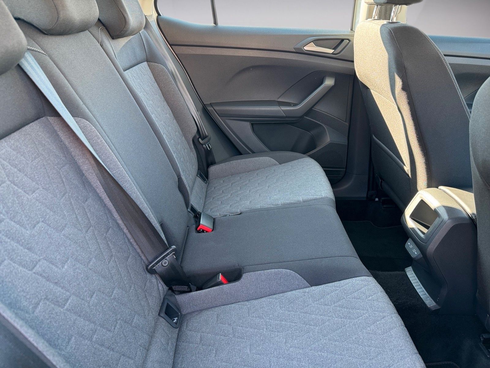 Fahrzeugabbildung Volkswagen T-Cross Life 1.0 TSI