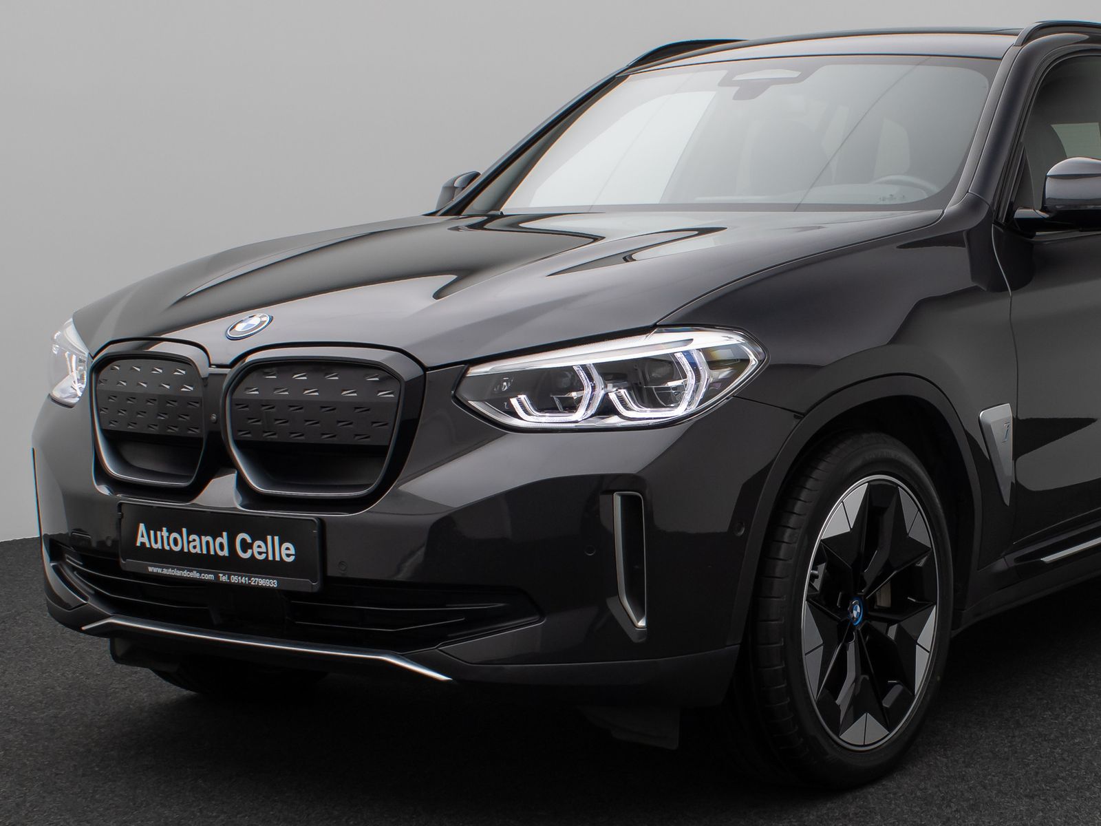 Fahrzeugabbildung BMW iX3 Impressive Panorama 360°HUD DAB H/K Sport