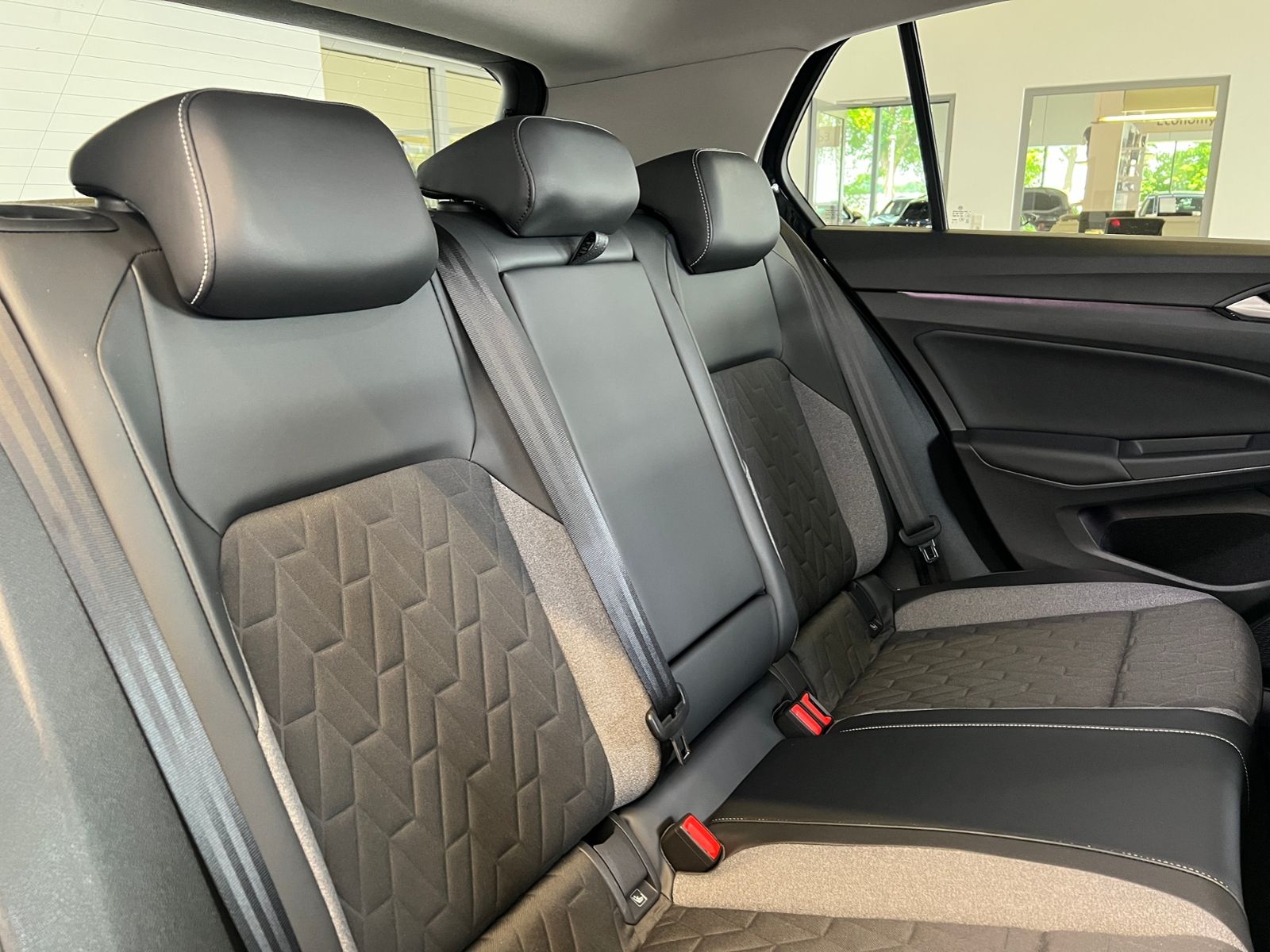 Fahrzeugabbildung Volkswagen Golf VIII GOAL 1.5 TSI *LED, App-Connect, 16'-LM