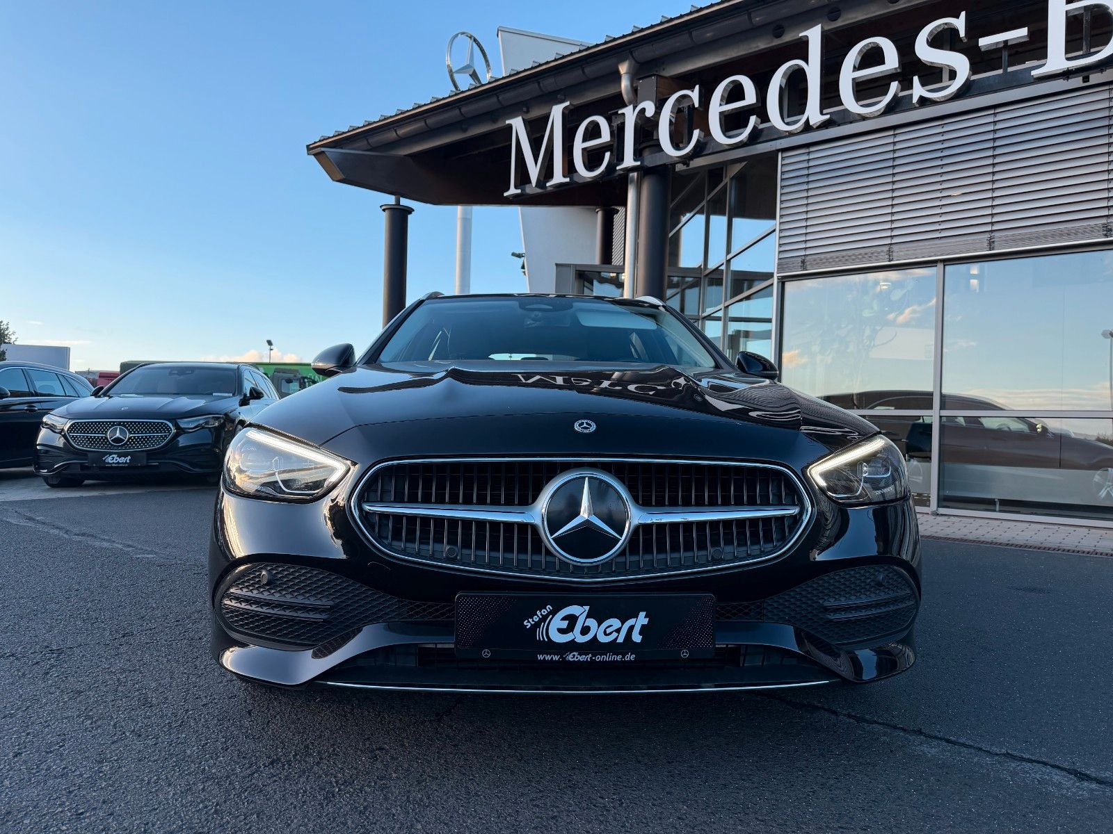 Fahrzeugabbildung Mercedes-Benz C 200d T AVANTGARDE EX/IN+STDHZG+RFK+AHK+SPUR+