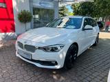 BMW 320iAxDrive Touring*Voll Leder*Pano*18"-Alu* - BMW 320 mit Benzin-Antrieb: Panorama-Dach