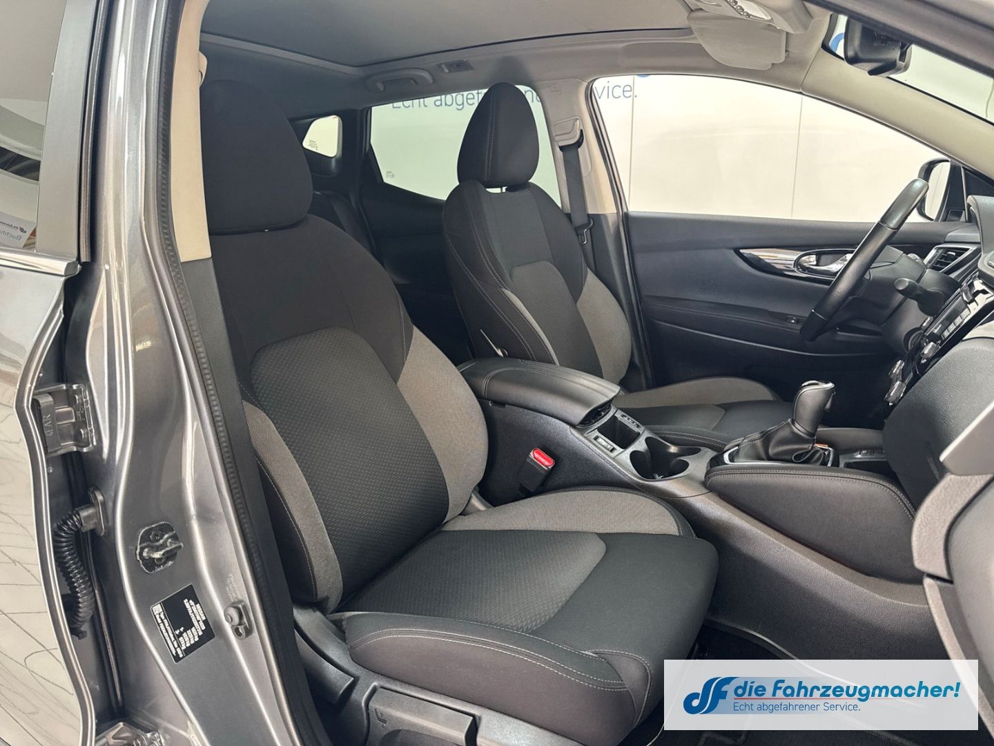 Fahrzeugabbildung Nissan Qashqai Zama Panorama Navi 360 Kamera Mehrzonenk
