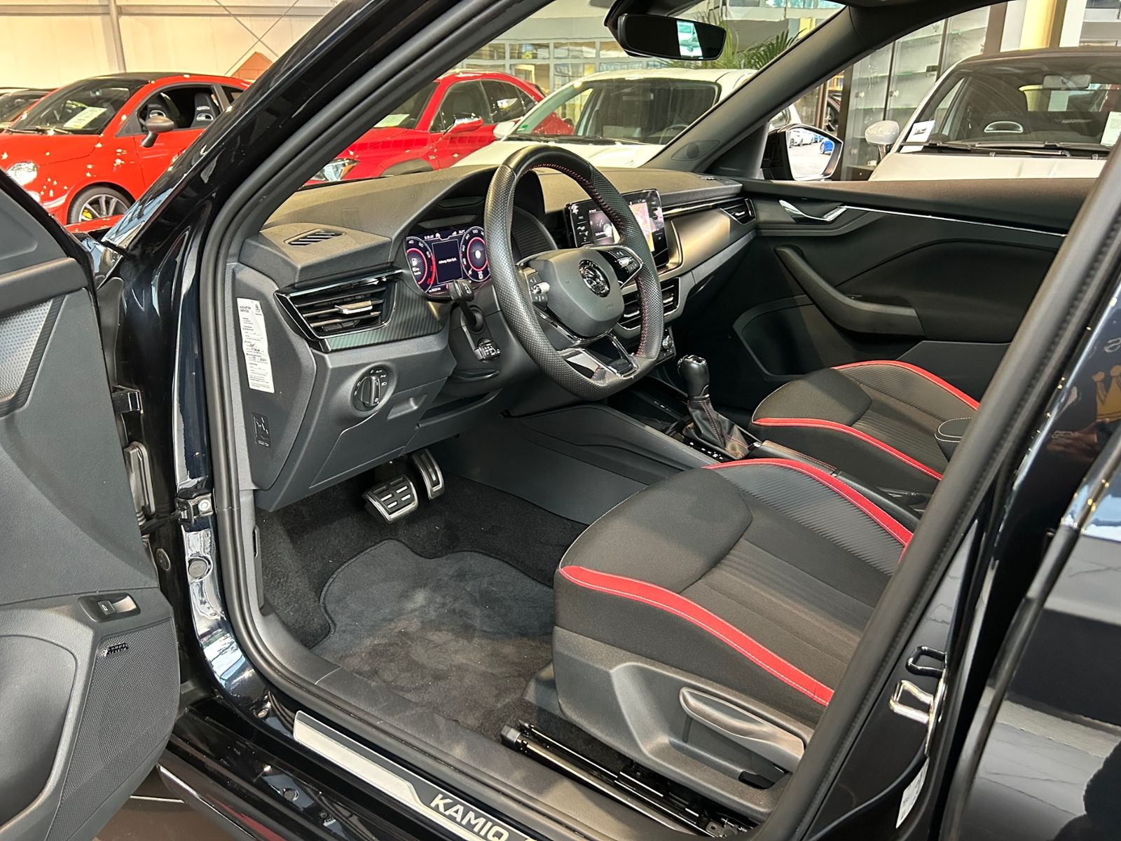 Fahrzeugabbildung SKODA KAMIQ Monte Carlo PANO LED NAVI