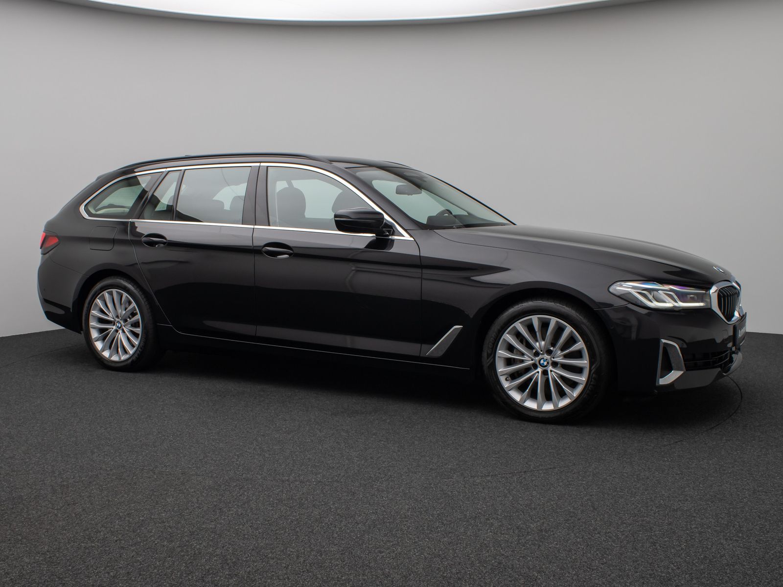 Fahrzeugabbildung BMW 530d LuxuryLine Kamera Laser HUD DAB ACC Komfort