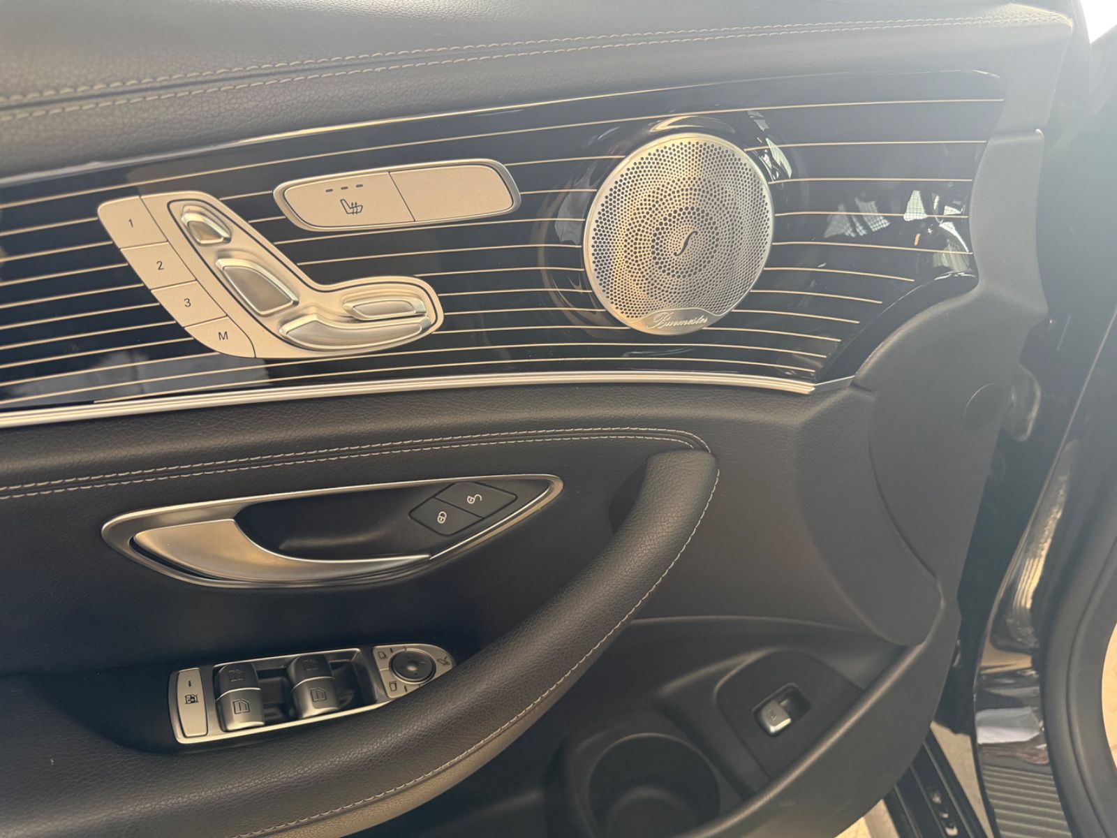 Fahrzeugabbildung Mercedes-Benz E 400 4Matic*AMG-Line*Burmester