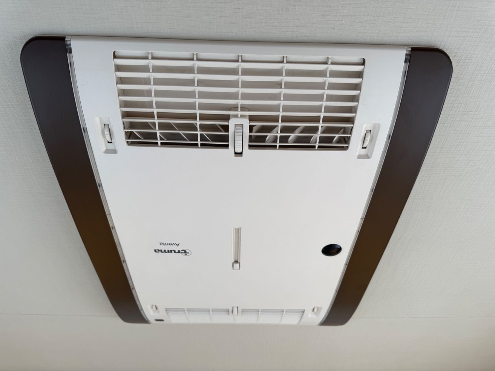 Fahrzeugabbildung Sunlight I 68 LUFTFEDERUNG DACHKLIMA SOLAR AHK SAT 2X TVF