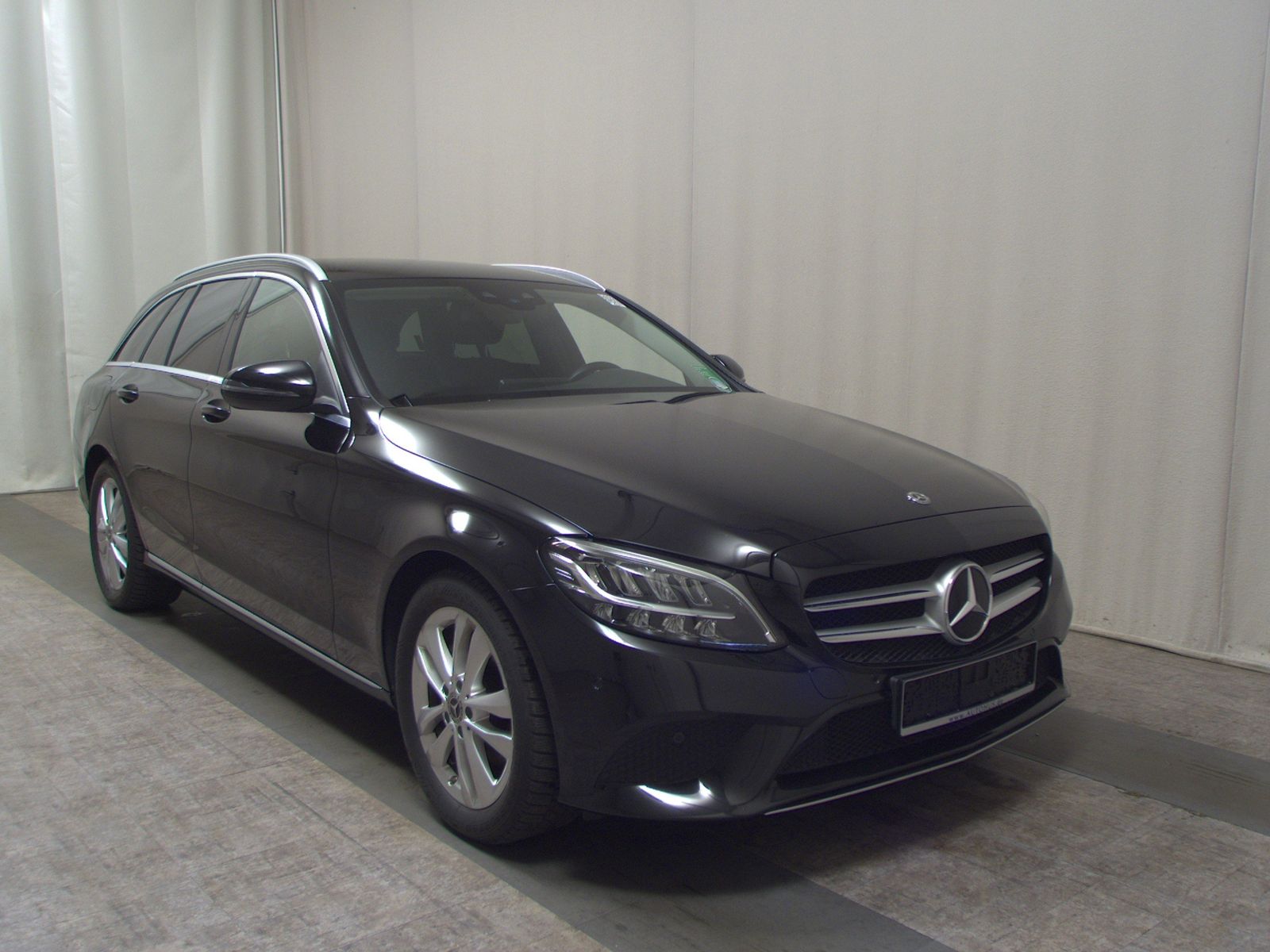 Mercedes-Benz C 220 T d Avantgarde Navi LED Kamera StandHzg foto 3