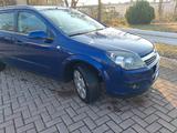 Opel Astra Caravan 1.6 Twinport - - Opel Astra aus 2004: Kombi