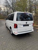 Volkswagen VW T6.1 Multivan Highline, AWD, Voll,  StHz - Volkswagen T6 Multivan in Kassel