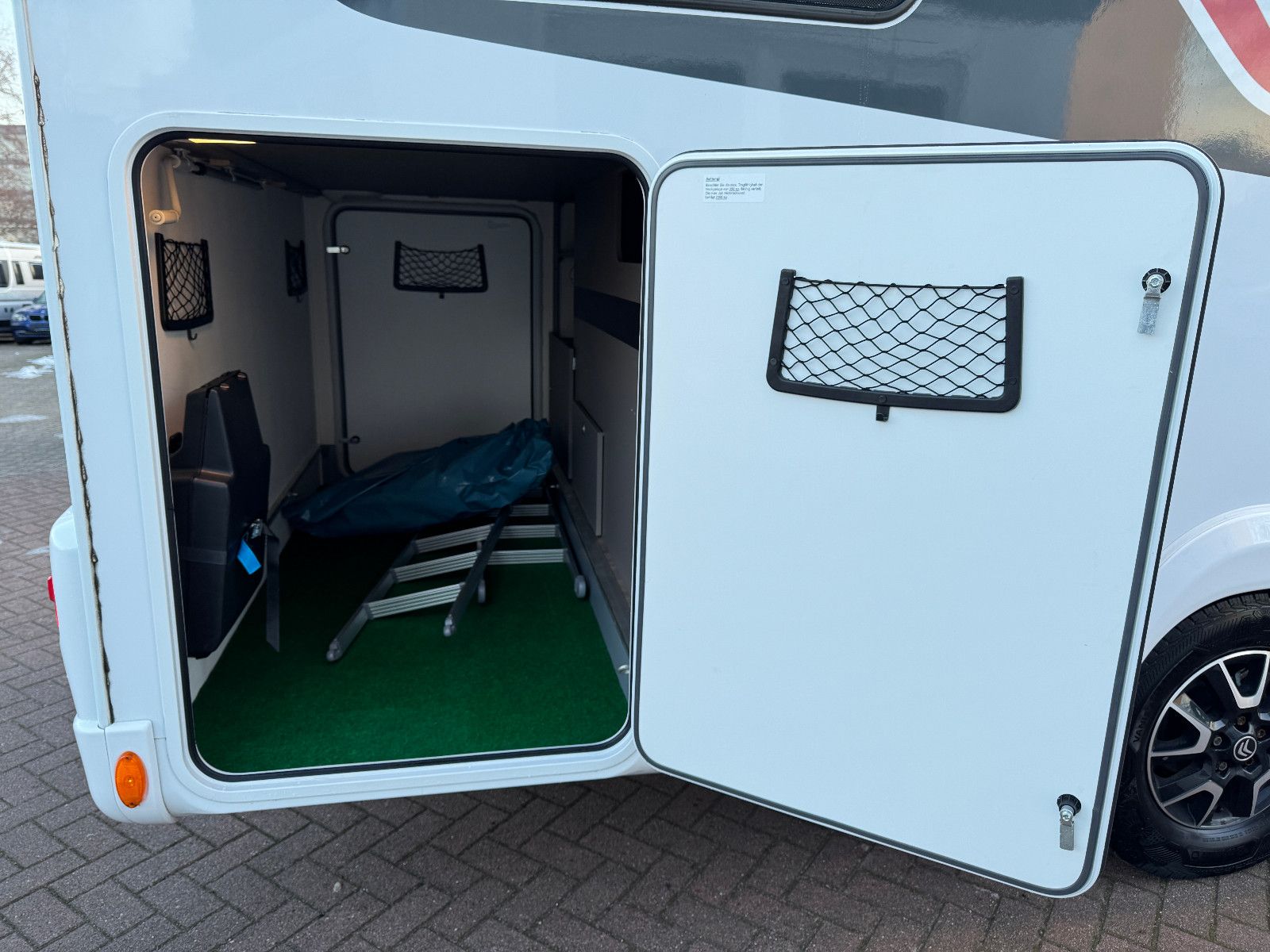Fahrzeugabbildung LMC TOURER LIFT H 730 G DACHKLIMA SAT SKYROOF HUBBET
