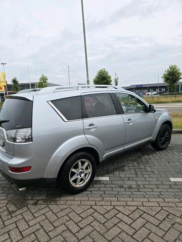 Mitsubishi Outlander  2.2