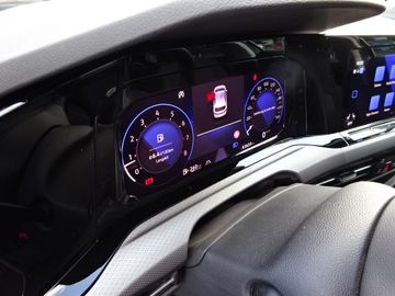 Fotografie 21 des VW Golf VIII 1.5 TSI Active*Navi*LED*SHZ*Alu16Zoll