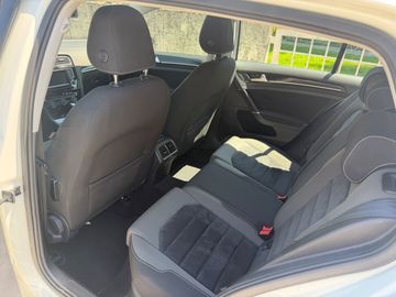 Volkswagen Golf - 9