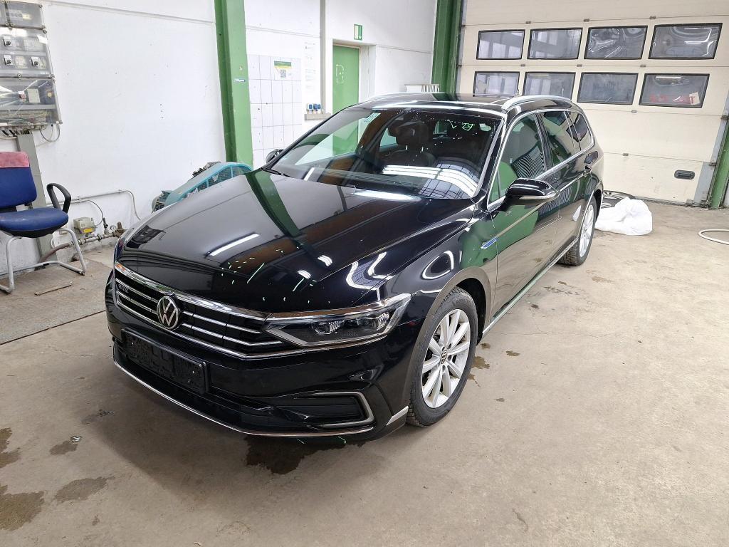 Volkswagen Passat GTE Pano SHZ Led-Matrix ACC Ambiente