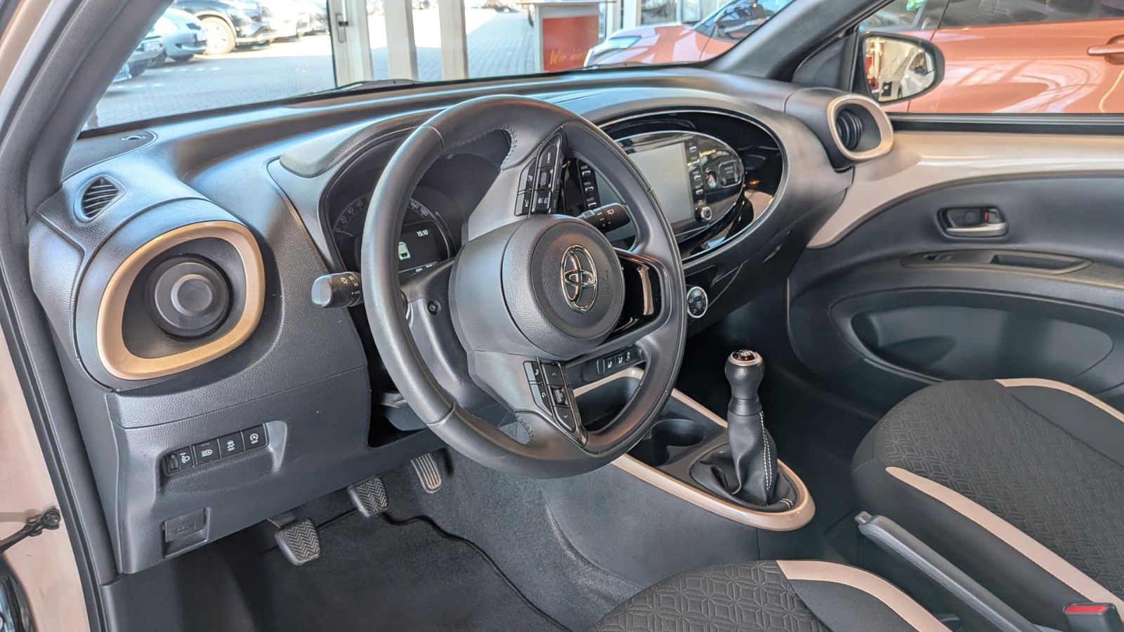 Fahrzeugabbildung Toyota Aygo X Pulse inkl. Rückfahrkamera
