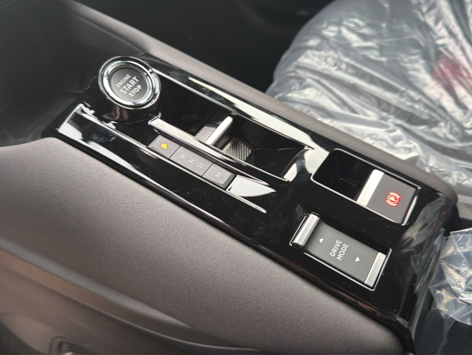 Fahrzeugabbildung Alfa Romeo Junior Ibrida 1.2 VGT 48V-Hybrid 107 kW Q4