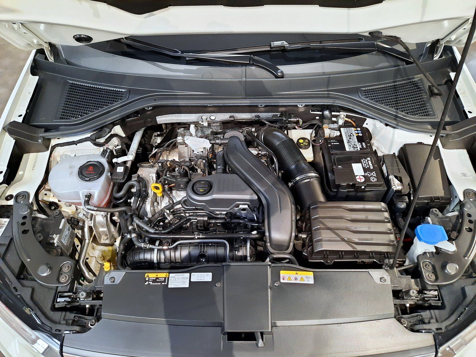 Fahrzeugabbildung Volkswagen T-Roc Style TSI *Standhzg*AHK*Cam*Navi*LED*ACC*