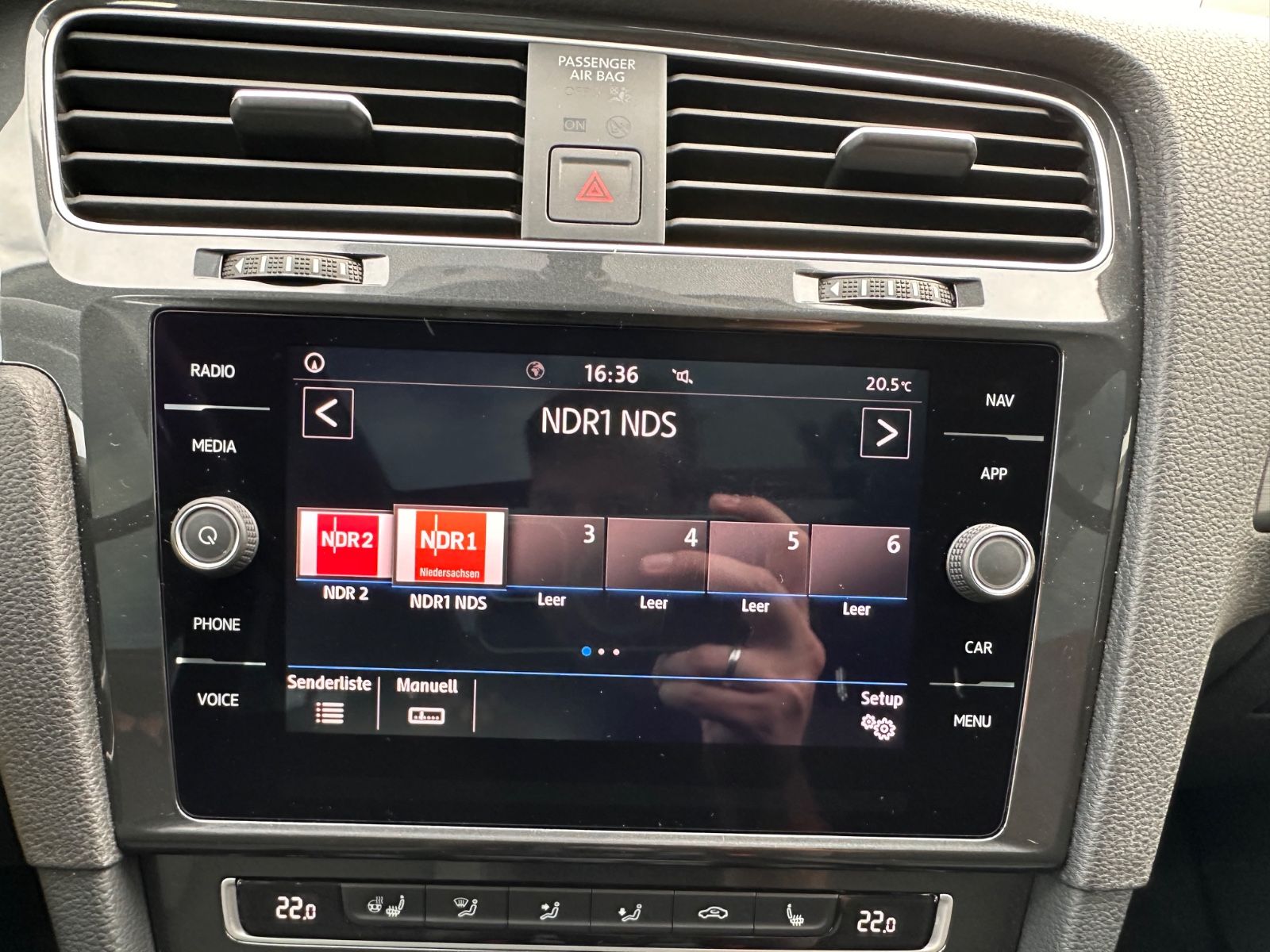 Fahrzeugabbildung Volkswagen Golf 1.5 Comfortline AHK/ACC/Pano/Navi/LED/Kamer