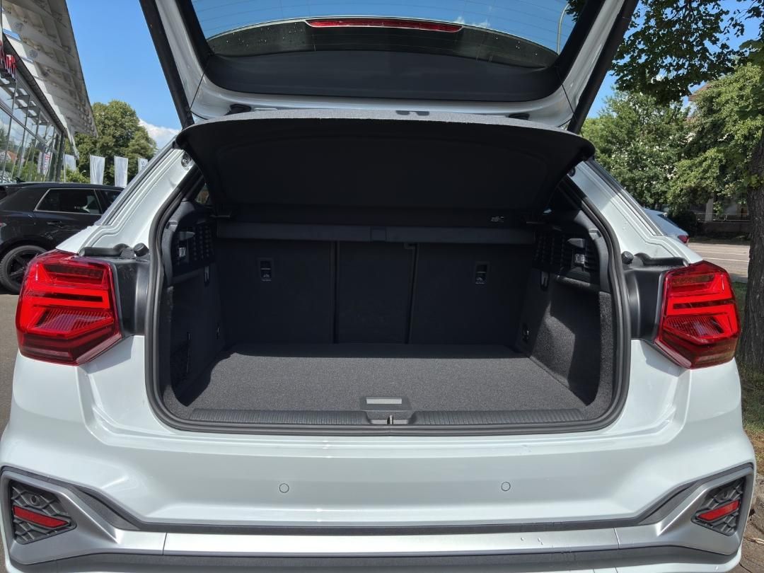 Fahrzeugabbildung Audi Q2 35 1.5 TFSI S-Line AHK,LED,Leder,Navi,SHZ,ACC