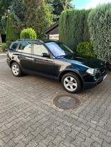 BMW X3 Typ E83 Saphir Schwarz Metallic - BMW X3 E83 mit Benzin-Antrieb