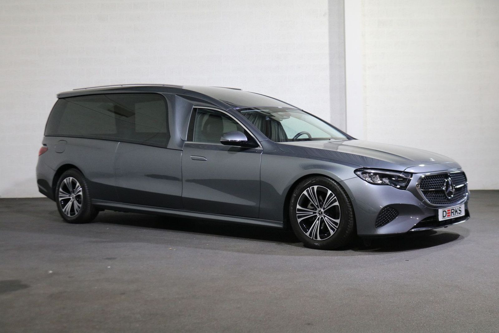 Mercedes-Benz E 220 220D Indus Eneexis 3-deurs Bestattungswage imagem 3