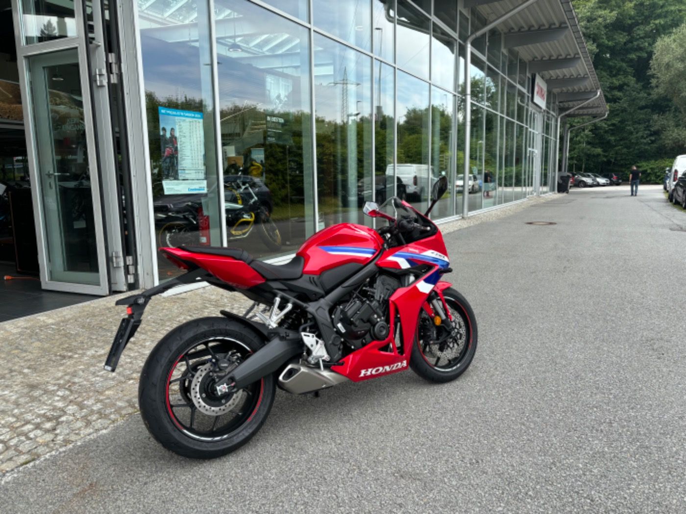Fahrzeugabbildung Honda CBR 650 R 2025 E-Clutch sofort auf Lager