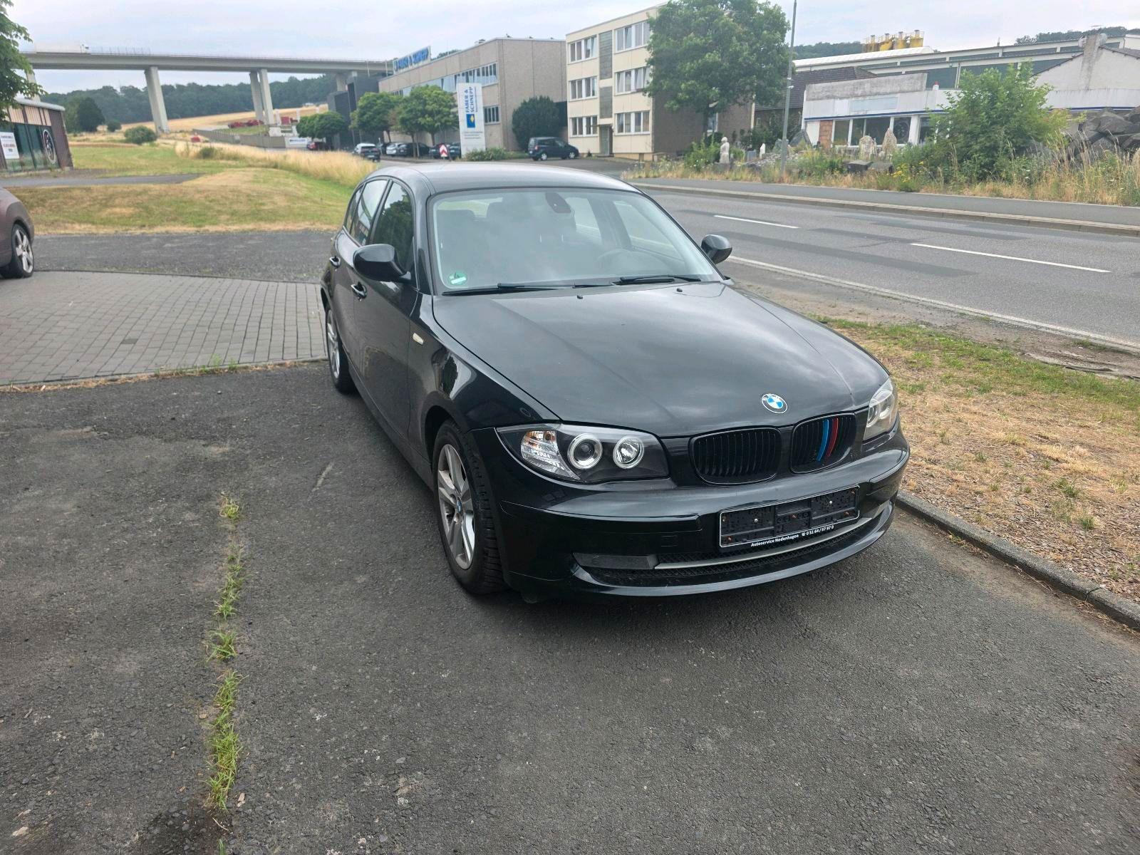 BMW 118 2011 — photo 7