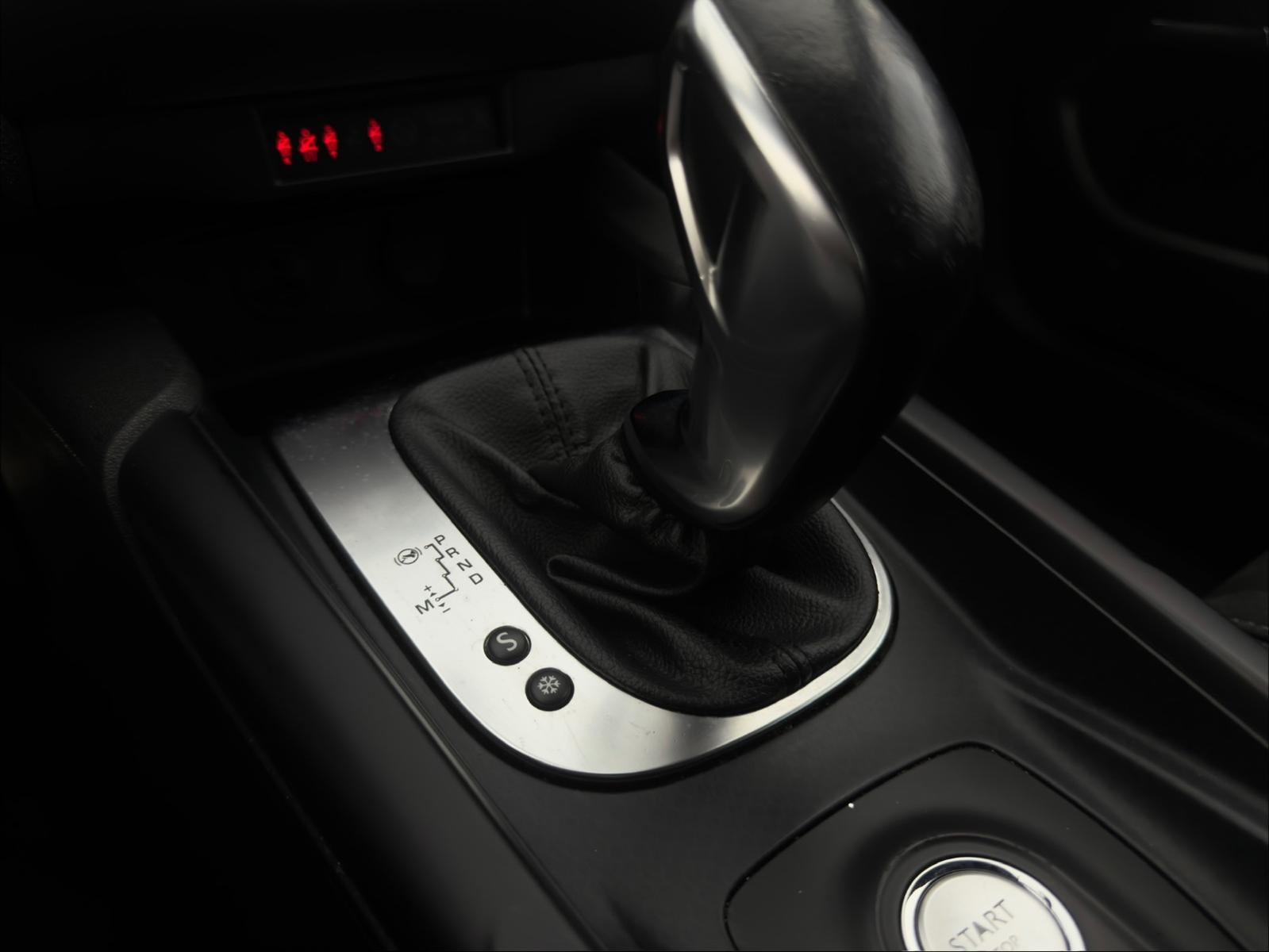 DS Automobiles DS4 1.6 BlueHDi 120 AUTOMATIK NAVI T.WKL AHK KEY