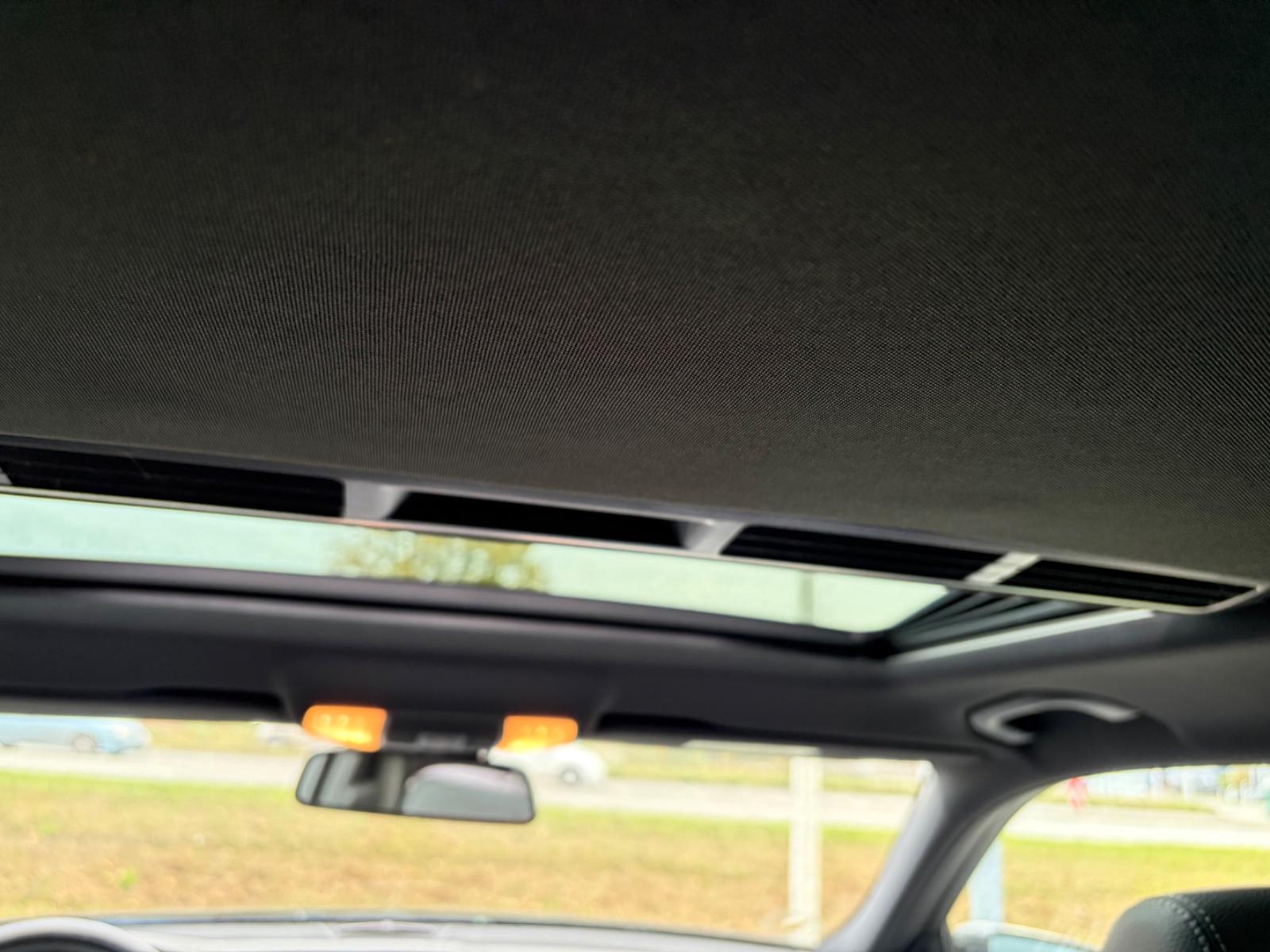 Mercedes-Benz E300 2013 — photo 13