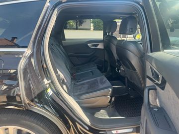 Audi Q7 - 10