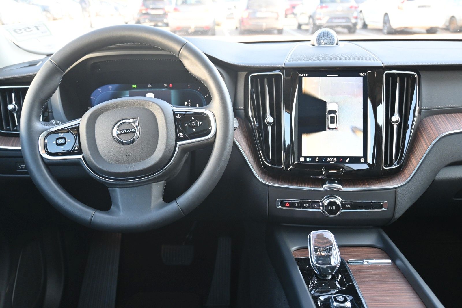 Fahrzeugabbildung Volvo XC60 Ultimate Dark AWD*MASS*LUFT*B&W*NAV*HUD*ACC