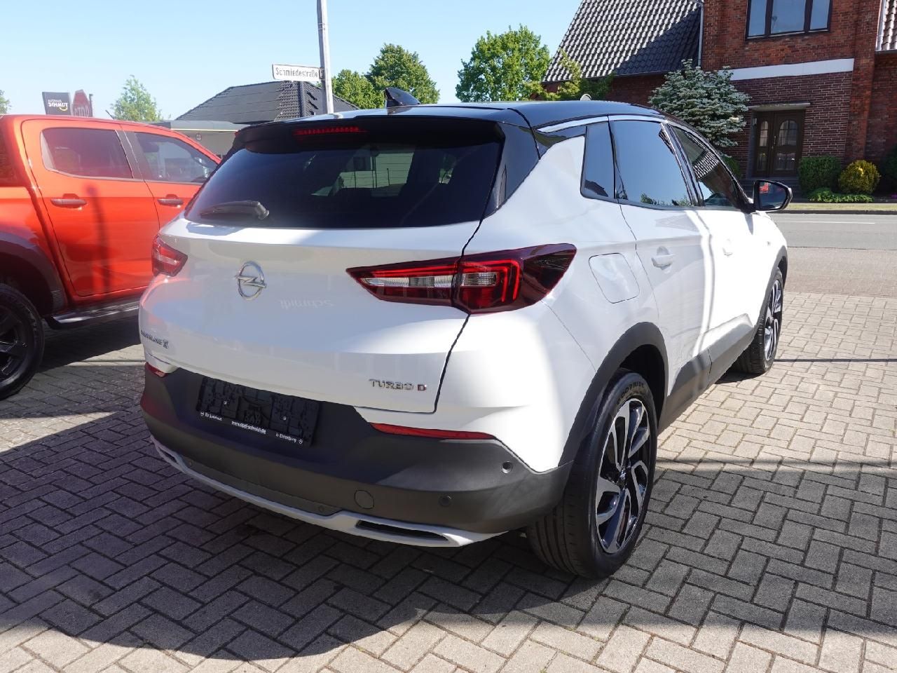 Fahrzeugabbildung Opel Grandland 2,0 Innovation Automatik
