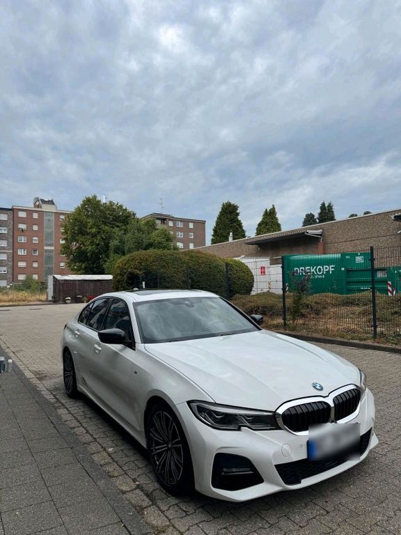 Image of BMW 320