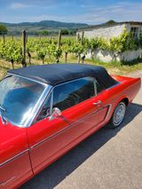 Ford Mustang Convertible 289 Cabrio elektr.Verdeck - Ford Mustang aus 1965 mit Benzin-Antrieb: Cabrio