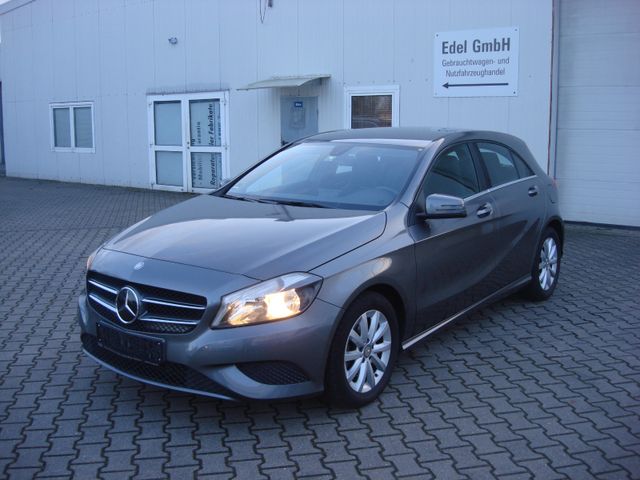 Mercedes-Benz A 180 Style BlueEfficiency*Navi*Serviceheft*SHZ*