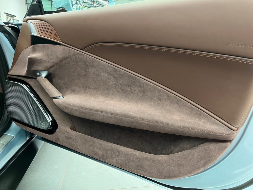 Ferrari Roma Grigio Alloy*Cioccolato*Magneride*Alcantara