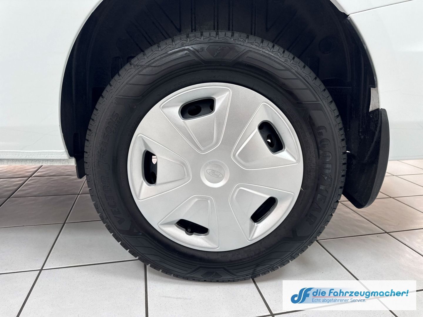 Fahrzeugabbildung Ford Transit Custom 320 L2 Trend 2.0 TDCi EU6d Dyn. K