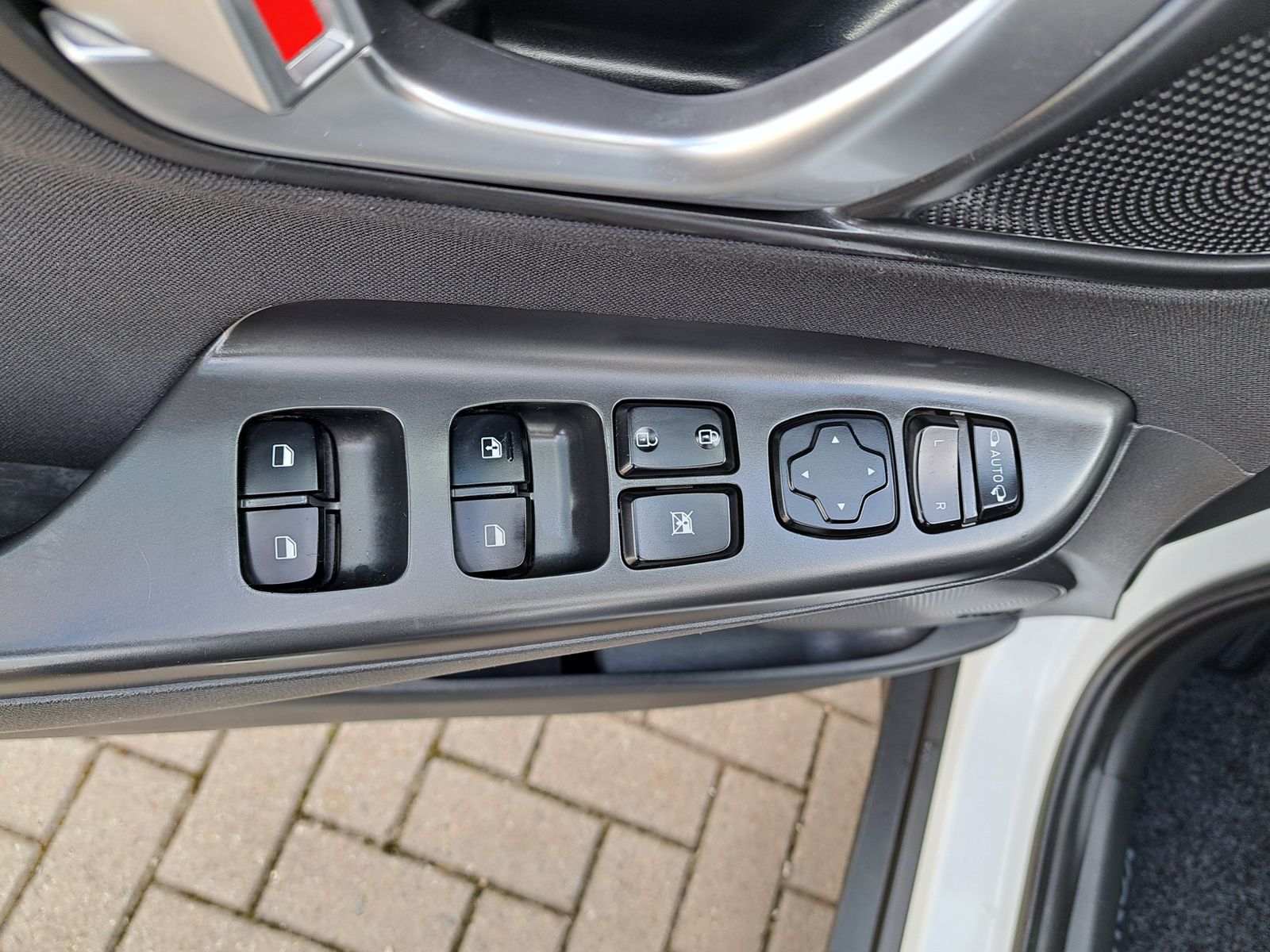 Fahrzeugabbildung Hyundai Kona Intro LED NAVI KAMERA KRELL WINTERPAKET