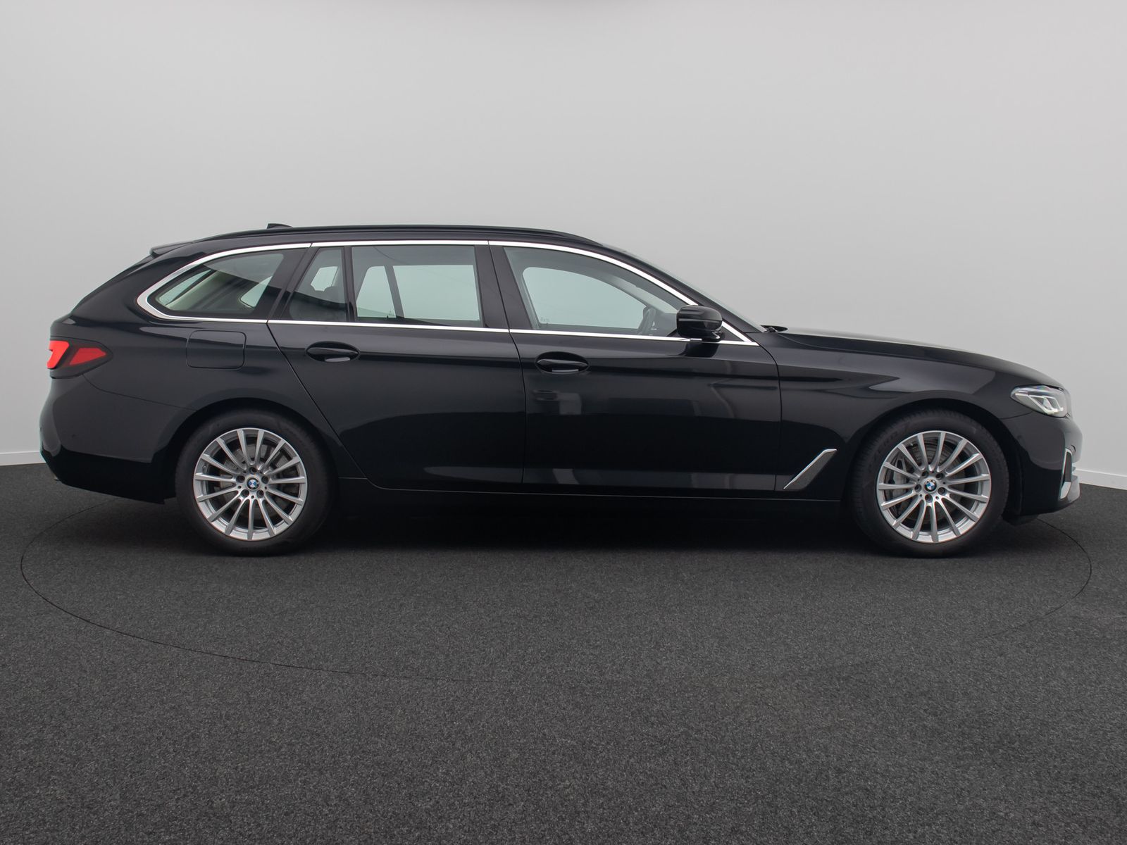 Fahrzeugabbildung BMW 540d xD Luxury Line Panorama H/K HUD Bel&uuml;ftung