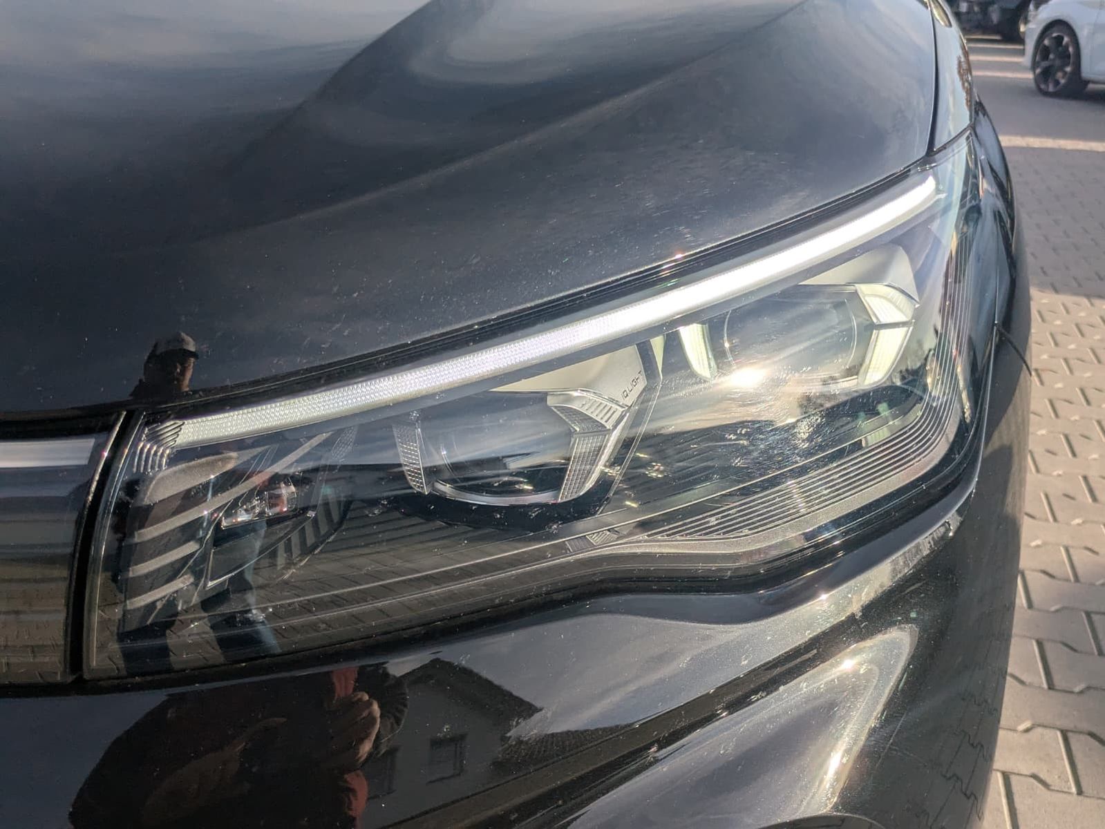 Fahrzeugabbildung Volkswagen Tiguan 2.0 TDI 4M R-Line PANO*H&K*AHK*MATRIX*20"