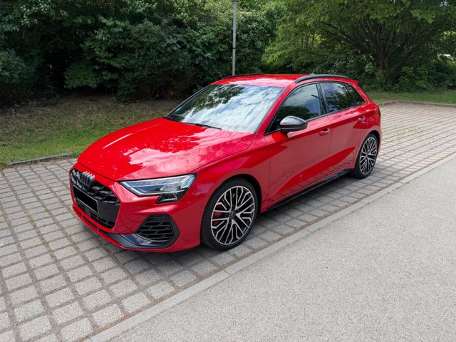 AUDI S3 TFSI S tronic quattro Sportback 