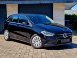 Mercedes-Benz B 180 d (1. Hand, Teilleder) - gebrauchte Mercedes-Benz B 180 aus dem Jahr 2022