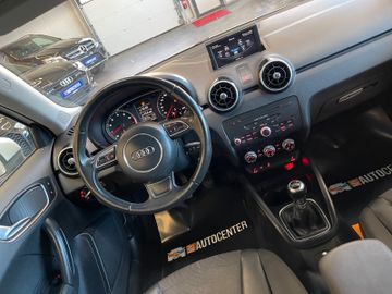 Audi A1 ambition *NAVI*PDC*SZHZ*KLIMA*SPORTFAHRWERK*