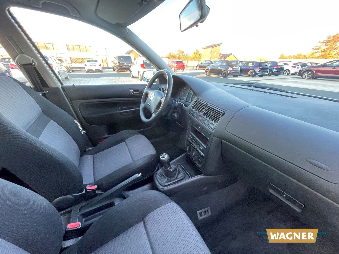 Fahrzeugabbildung Volkswagen Golf IV Edition Klima Servo TÜV 02/2027