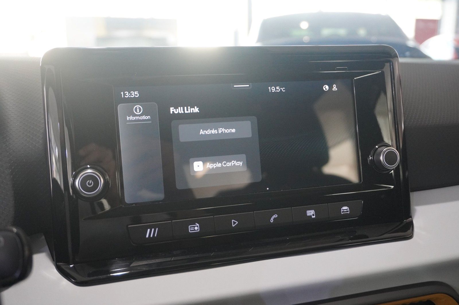 Fahrzeugabbildung SEAT Arona 1.0 TSI STYLE DSG NAVI/VIRTU./SHZ/PDC/DAB+