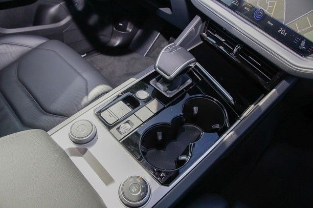 Fahrzeugabbildung Volkswagen Touareg 3.0 V6 TDI SCR Elegance 4Motion LUFTF.