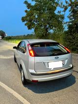 Ford Focus 1,6 16V Aut. Sport guter Zustand TÜV Neue  - Ford Focus aus 2005: 1.6