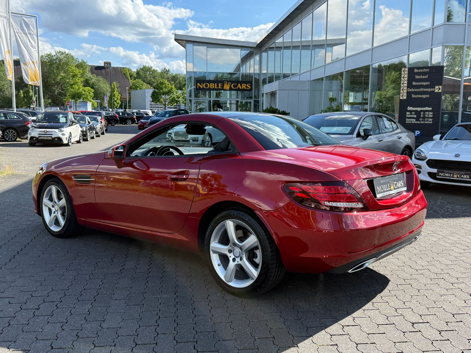 Fahrzeugabbildung Mercedes-Benz SLC 300 AIRSCARF LED NAVI SHZ