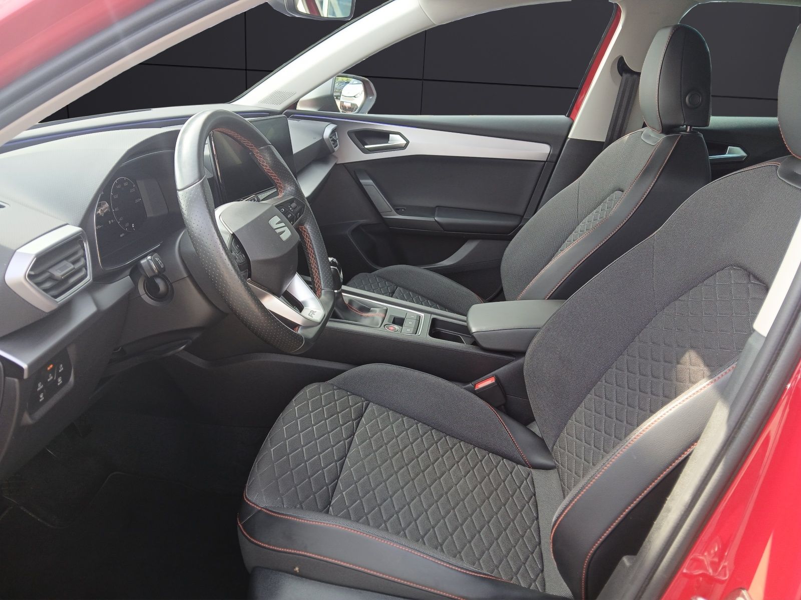 Fahrzeugabbildung SEAT Leon TSI FR-Line LED AHK GRA RFK LM